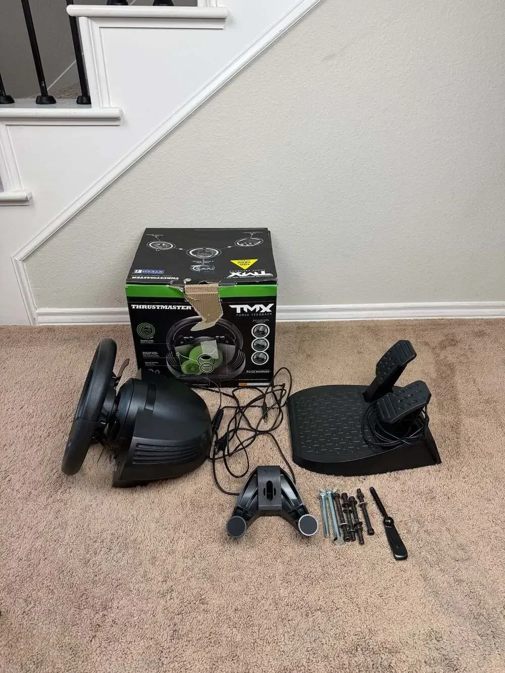 Thrustmaster TMX Force Feedback Racing Wheel and Pedals Xbox One and PC Box